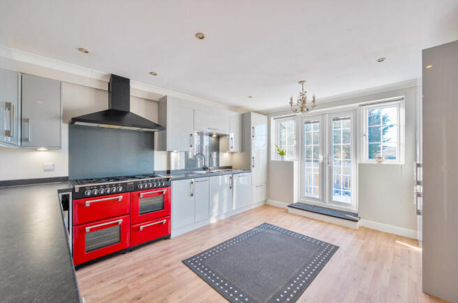 1394754-17-695bb4...