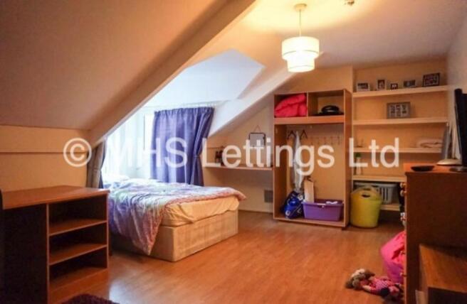 7 bed Terraced to rent Image 7