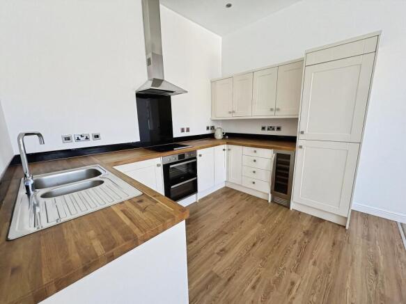 1 bed Flat for sale Image 6