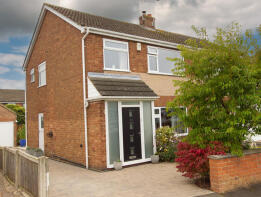 44, Hillcrest, Tadcaster LS24 9LJ