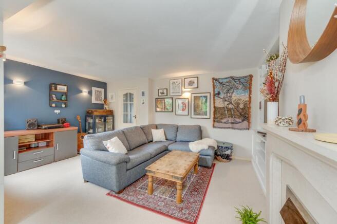 3 bed Semi-Detached for sale Image 4
