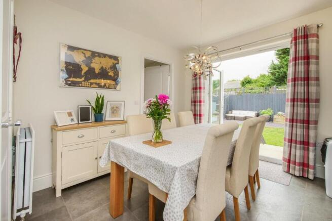4 bed Detached for sale Image 8