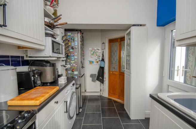 kitchen 2.jpg