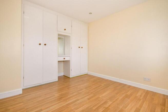 3 bed Terraced for sale Image 11