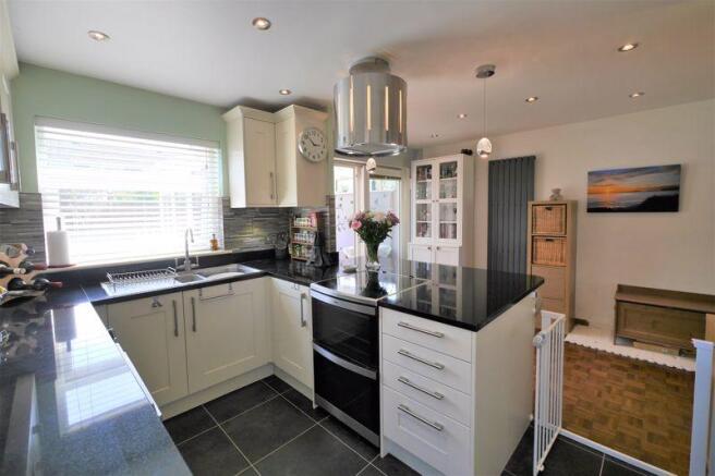 KITCHEN/BREAKF...