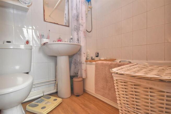 Bathroom.jpg