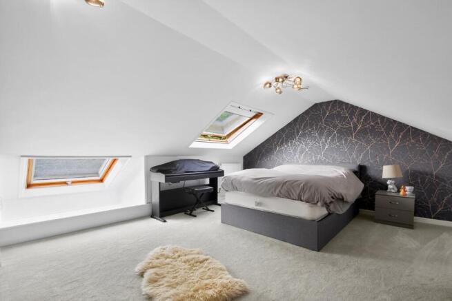 3 bed Apartment for sale Image 11