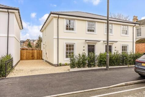 London Road, Cheltenham, Gloucestershire, GL52