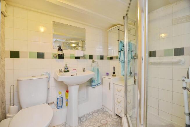 2 bed Flat for sale Image 9