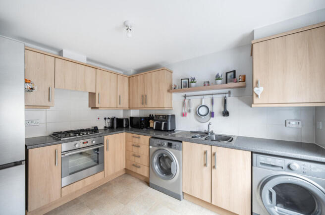 Dydale Road, Taw Hill, Swindon, SN25 photo 4