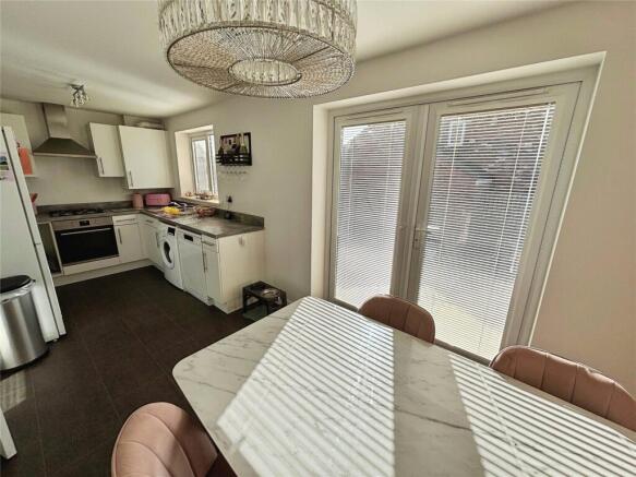 3 bed Detached for sale Image 10