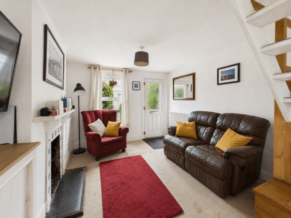 2 bed terraced house to rent St Johns Place, Cant