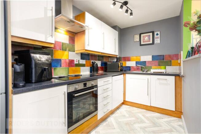 2 bed Apartment for sale Image 7