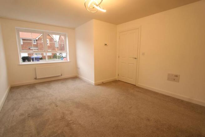 3 bed Semi-Detached to rent Image 4