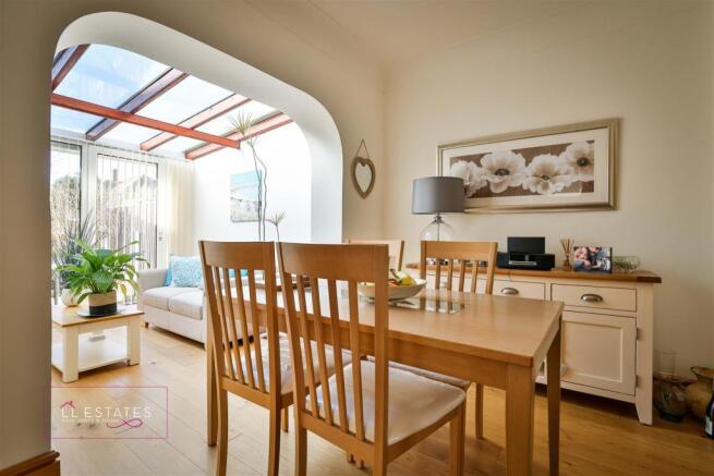 Dining area.jpg