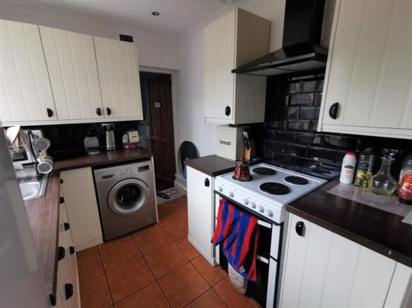 Kitchen1.jpg