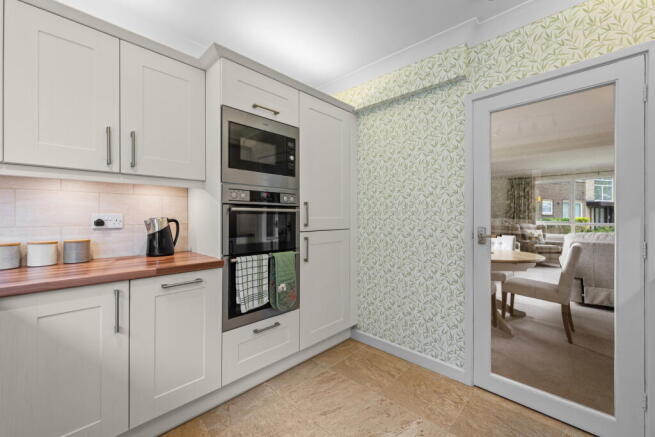 2 bed Ground Flat for sale Image 8