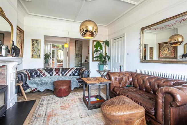 5 bed Terraced for sale Image 4