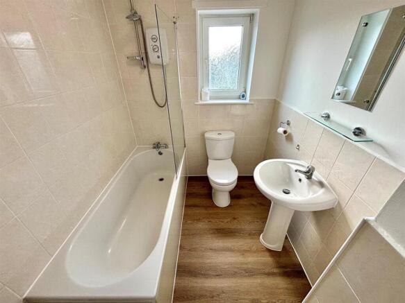 2 bed Semi-Detached to rent Image 10