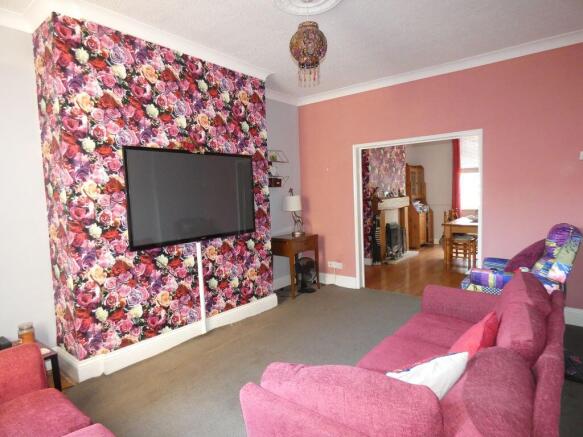 Lounge/Dining Room