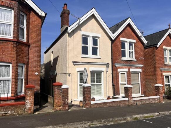 87 Moorgreen Road.jpg