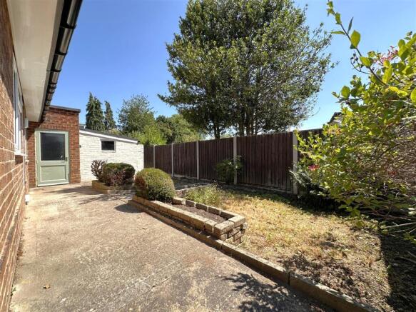 Low-Maintenance Garden 573