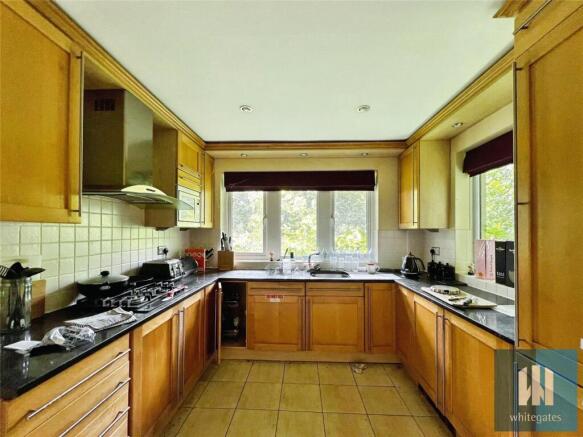 4 bed Detached for sale Image 4