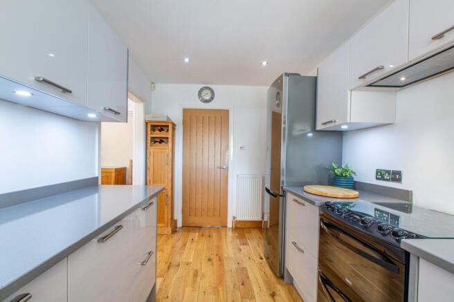 4 bed Detached for sale Image 5