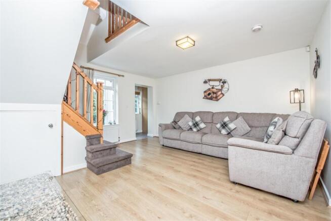 5 bed Detached for sale Image 7