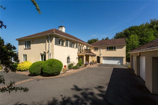 5 bed Detached for sale Image 4