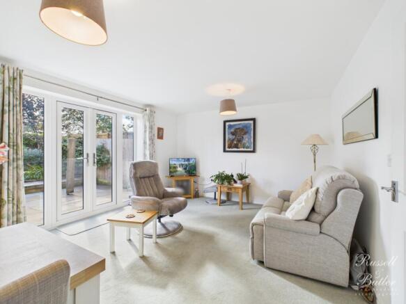 CAM01995G0-PR0359-STILL004