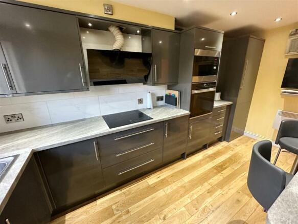 Kitchen.JPG
