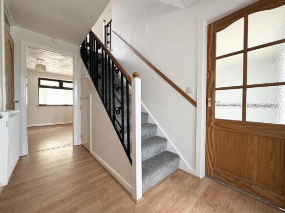 4 bed Detached for sale Image 8