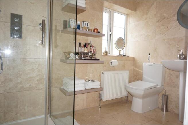 Master En-suite