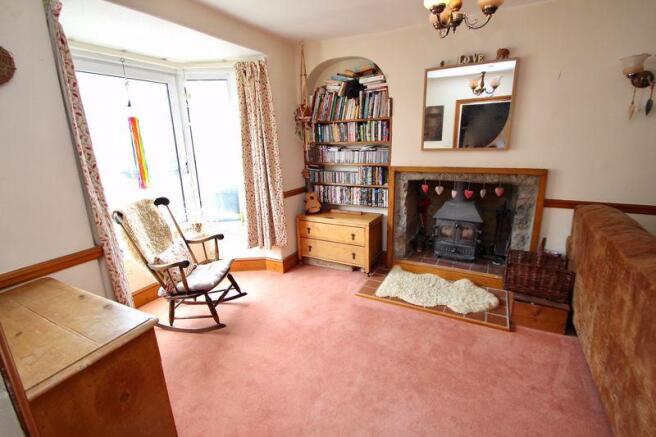 Lounge Bay Window