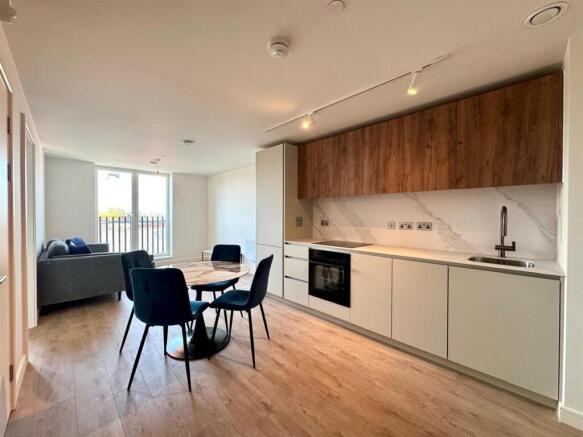 Kitchen pic 2.jpeg
