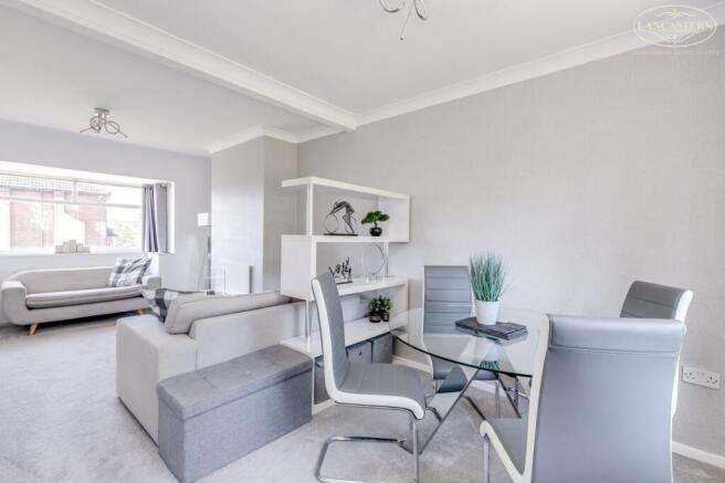 Lounge/Dining Room