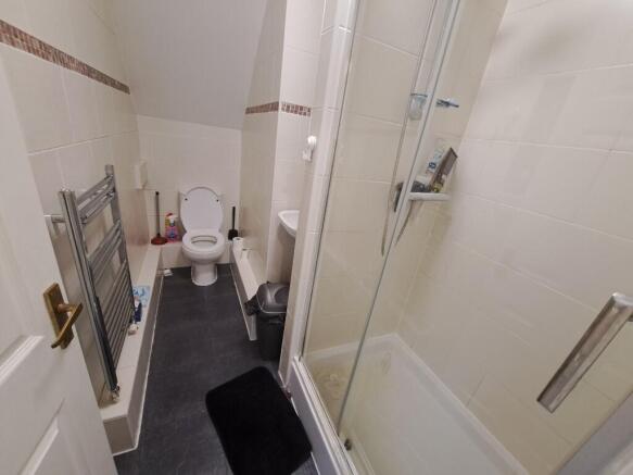 6 bed Terraced to rent Image 7