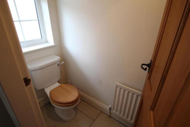 Downstairs WC.JPG