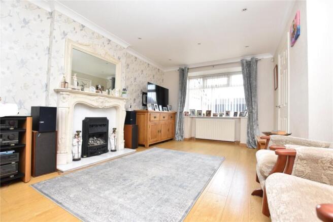 4 bed Detached for sale Image 6
