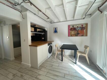 Connor Close, London, E11