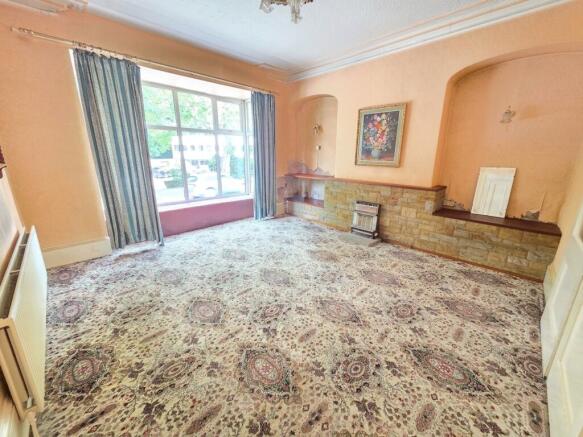 5 bed Semi-Detached for sale Image 7