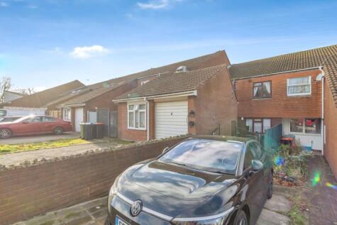Crosslands, Stantonbury, Milton Keynes, Buckinghamshire, MK14