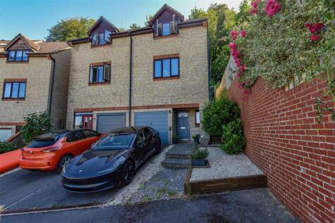 Weavers Close, Dursley