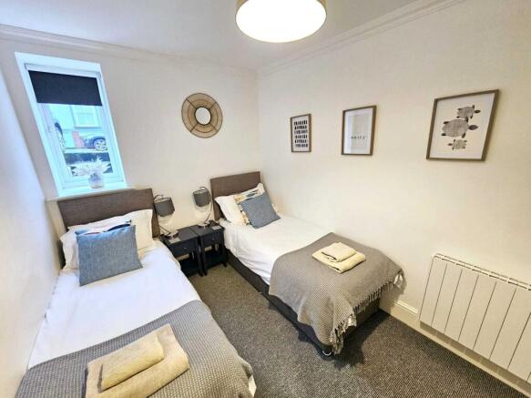 2 bed Flat for sale Image 5