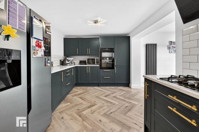 KITCHEN AND BREAKFAST ROOM