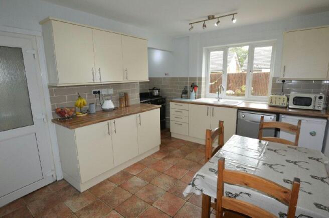 BREAKFAST/KITCHEN