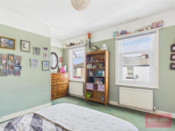 3 bed Terraced for sale Image 11