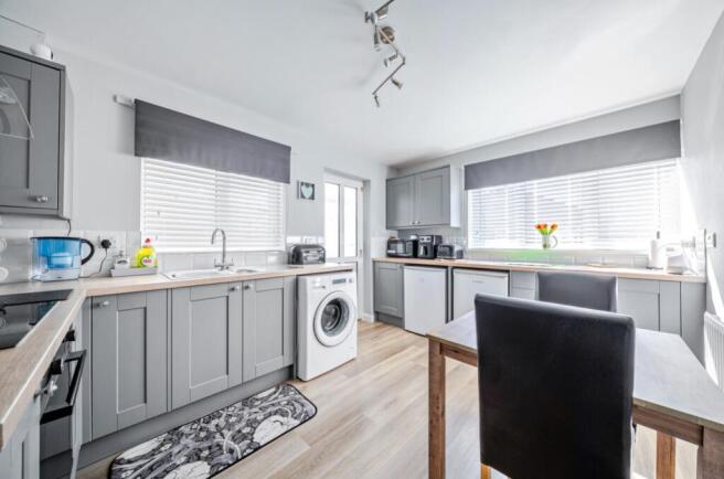 1439270-1-69dd63a28f7c2