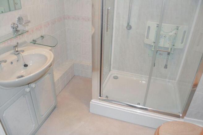 SHOWER ROOM